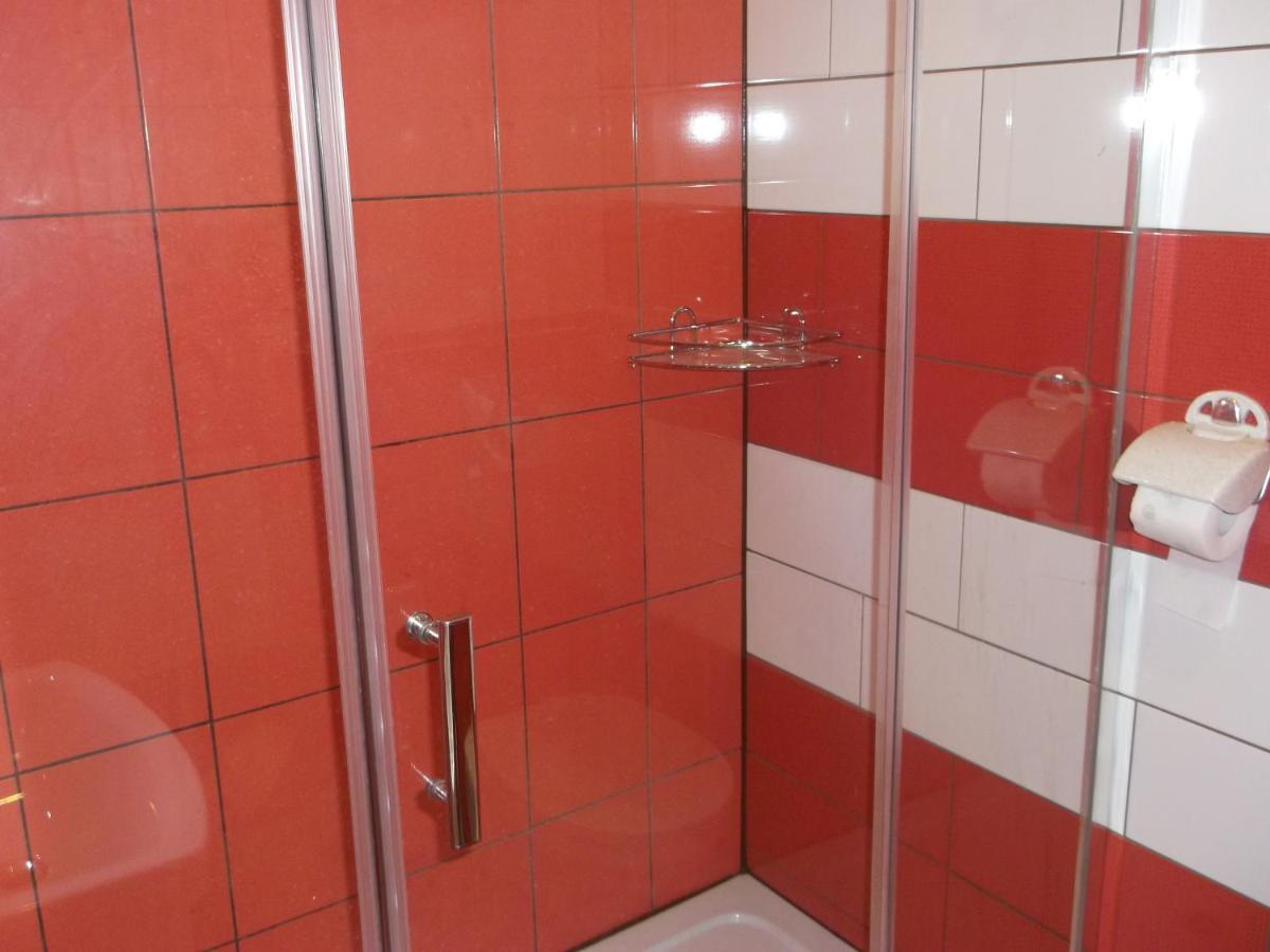 Gosciniec Iwona Hotell Glucholazy Exteriör bild